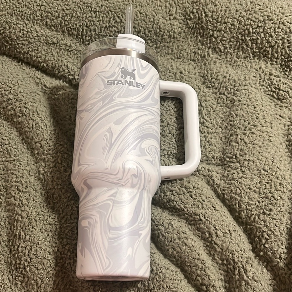Stanley 40oz Travel Quencher